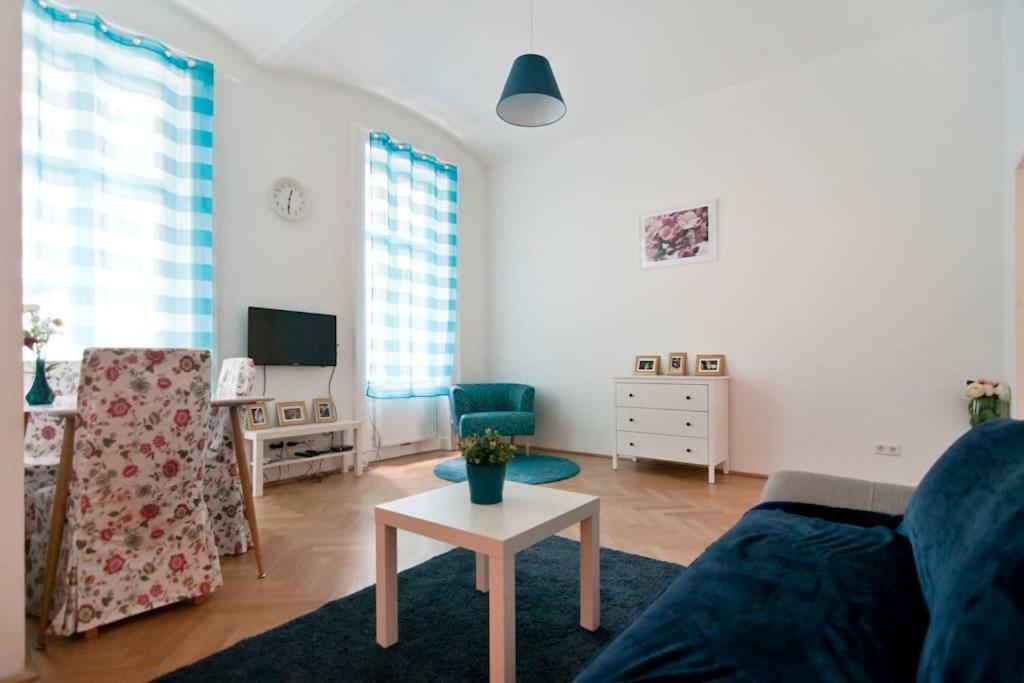 Marvelous Midtown Apartment Vienna Exterior photo