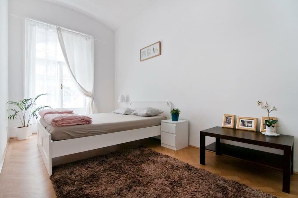Marvelous Midtown Apartment Vienna Exterior photo